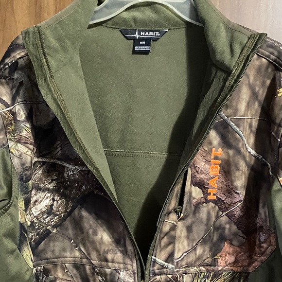 Habit Men's Camo Performance Jacket EUC - Picture 7 of 11